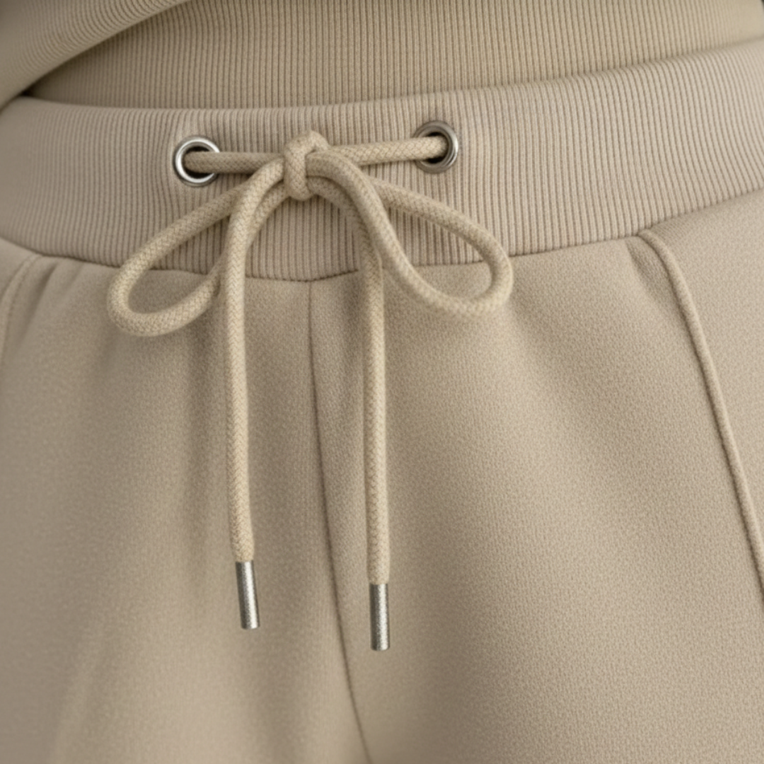 Women's Tracksuit Set | Cropped Hoodie & Wide-Leg Fit 3