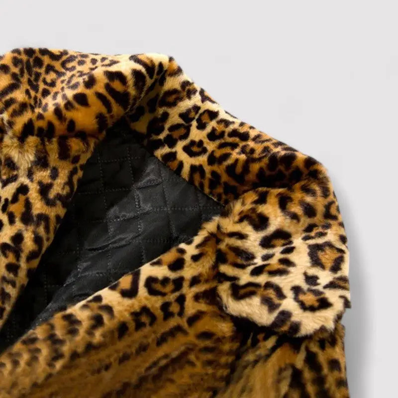 Chic Coat for Women – Elegant Leopard Print & Cozy Comfort 3