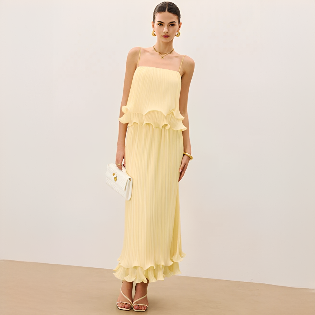 Daphne - Chic Pleated Skirt Outfit 1