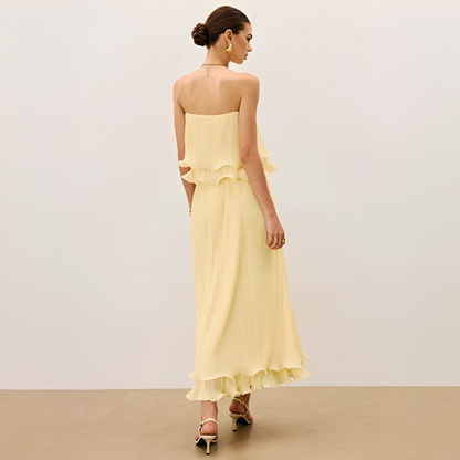 Daphne - Chic Pleated Skirt Outfit 2