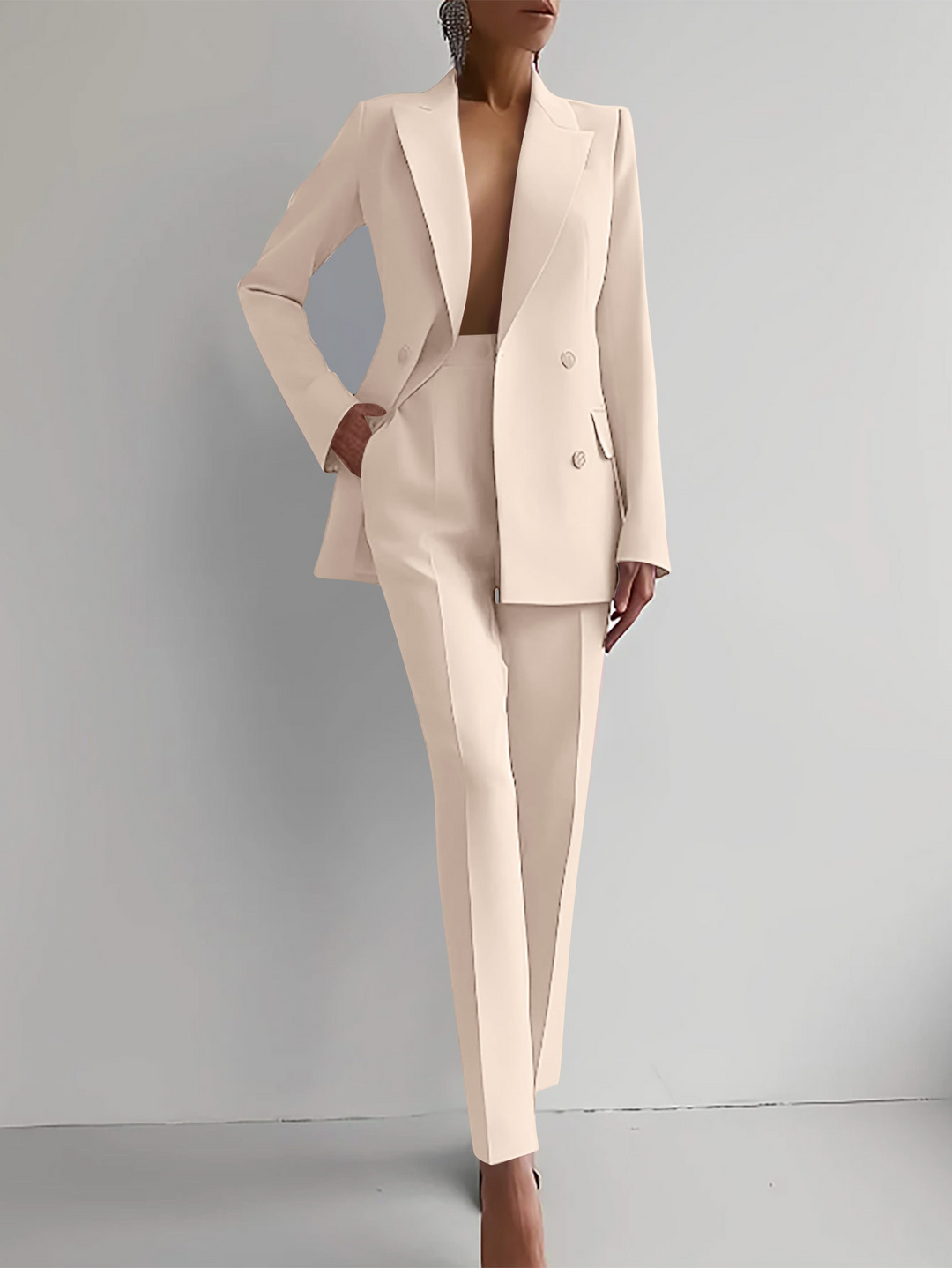 Elegant Two-Piece Blazer Set for Women Refined Tailoring Meets Modern Sophistication 4