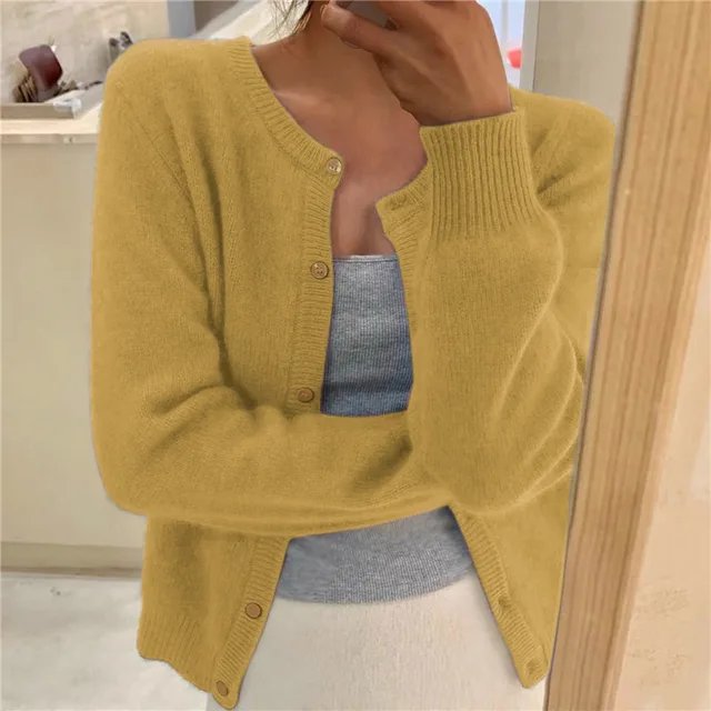 Elowen | Soft Knit Relaxed-Fit Button-Front Cardigan 5