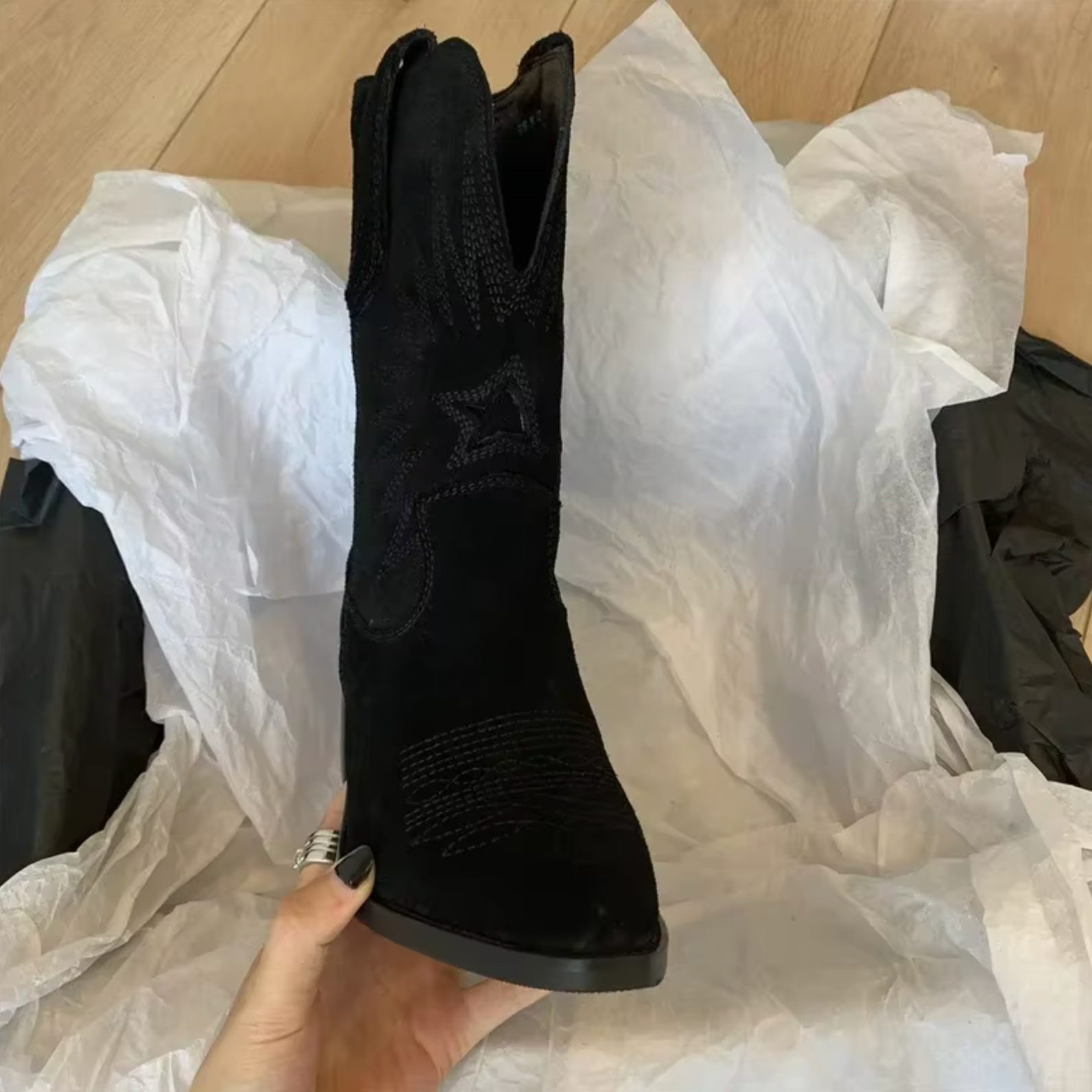 Laurie - Stylish Western Cowboy Boots for All Occasions