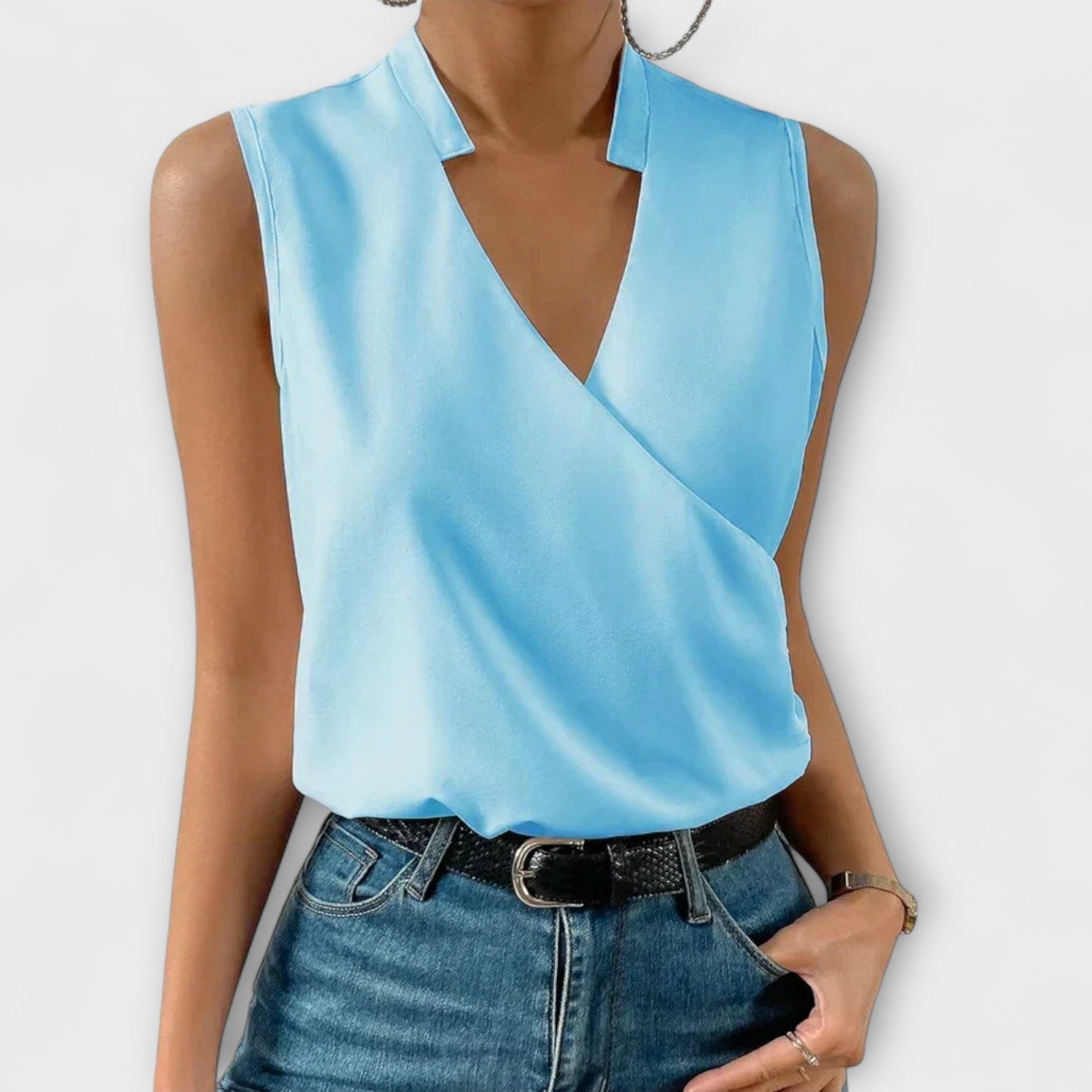 Loretta | Chic V-Neck Blouse for Any Occasion