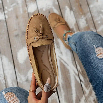 Reagan – Chic Bow Loafers for Any Occasion