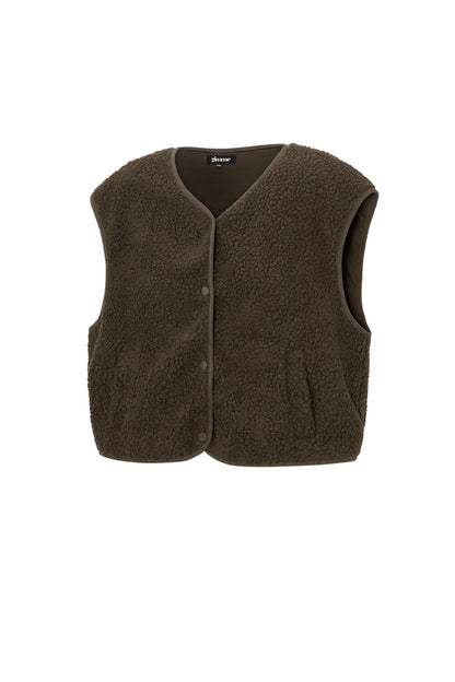 Bruin mouwloos teddy vest met knopen, plat gefotografeerd op witte achtergrond | Boutique Moda