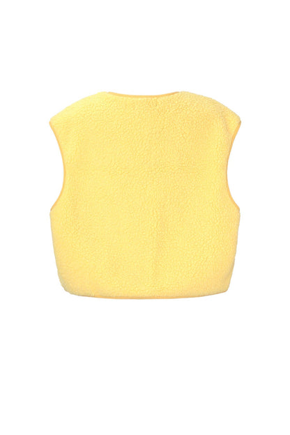 Geel mouwloos teddyvest van fleece, plat gefotografeerd, achteraanzicht getoond | Boutique Moda
