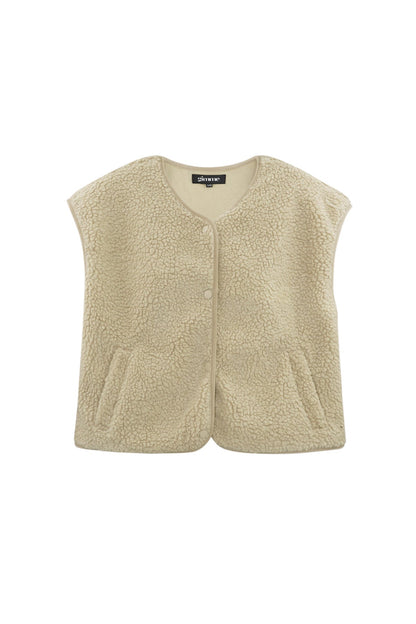 Beige mouwloos teddyvest met knopen, plat uitgestald, zonder mannequin | Boutique Moda