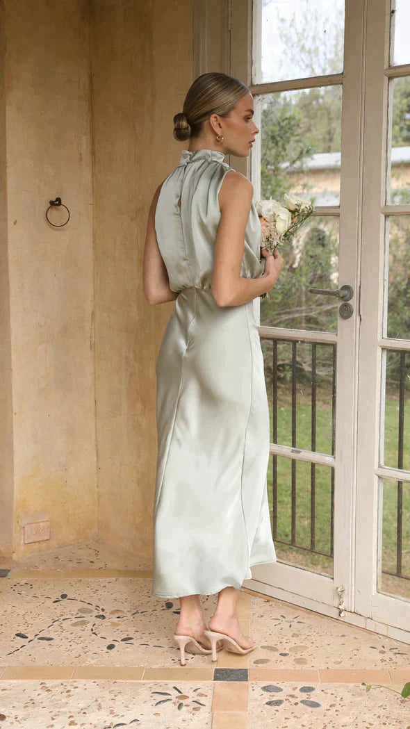 Chic Halter Midi Dress – Flowing Silhouette for Any Occasion