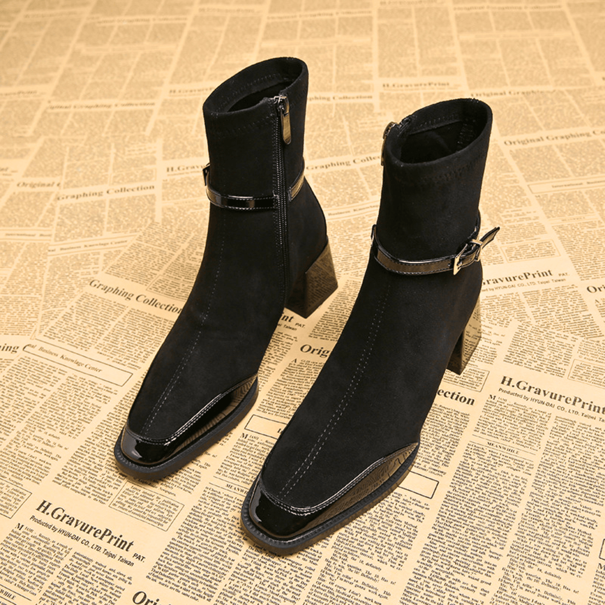 Men's Square-Toe Boots | Buckle Detail